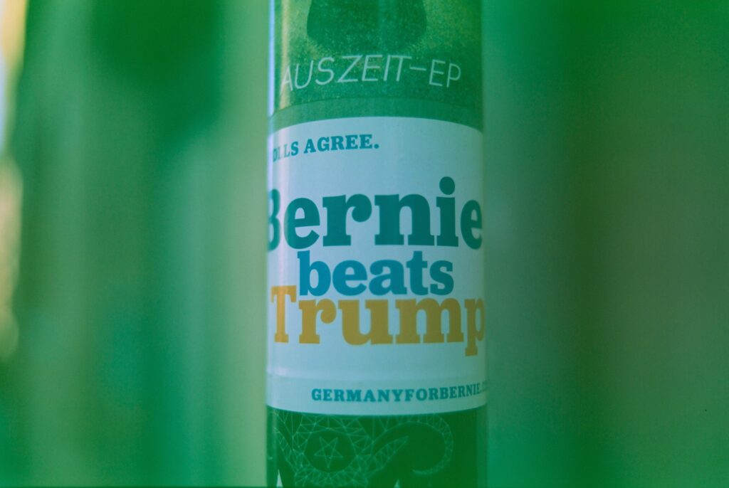 meme soundeffekte - green and white labeled bottle
